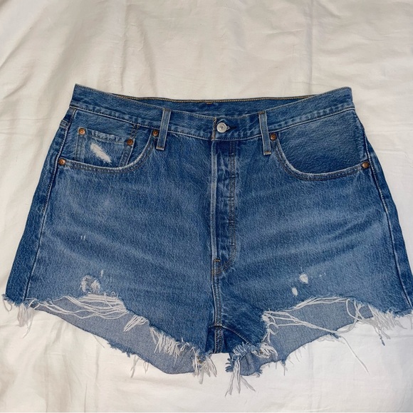 Levi's 501® Original Cutoff Shorts - Oxnard Athens Mid - 34 (18) - Picture 6 of 12